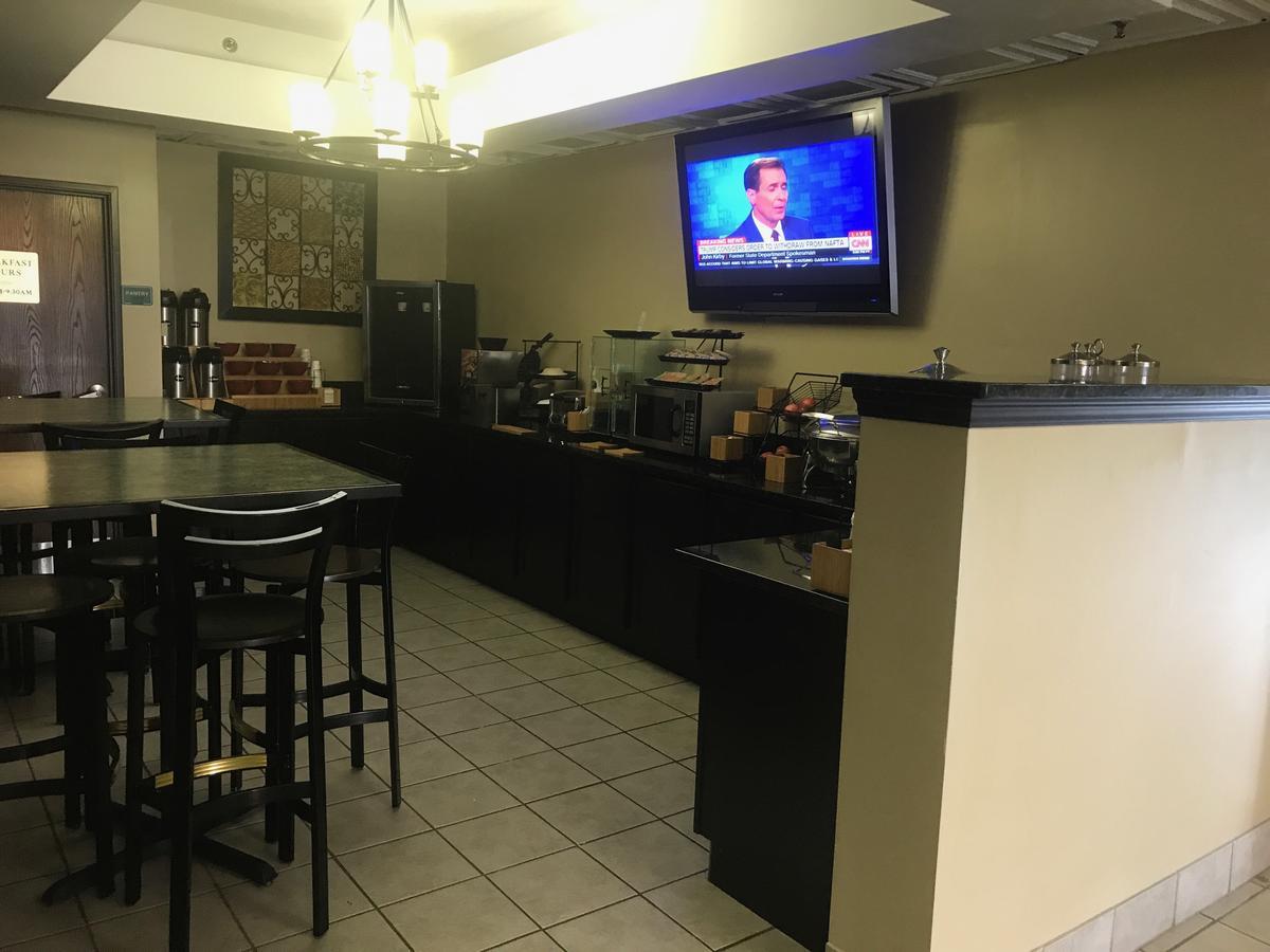 Econo Lodge Waynesboro Buitenkant foto